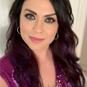 Meet your Posher, Mia